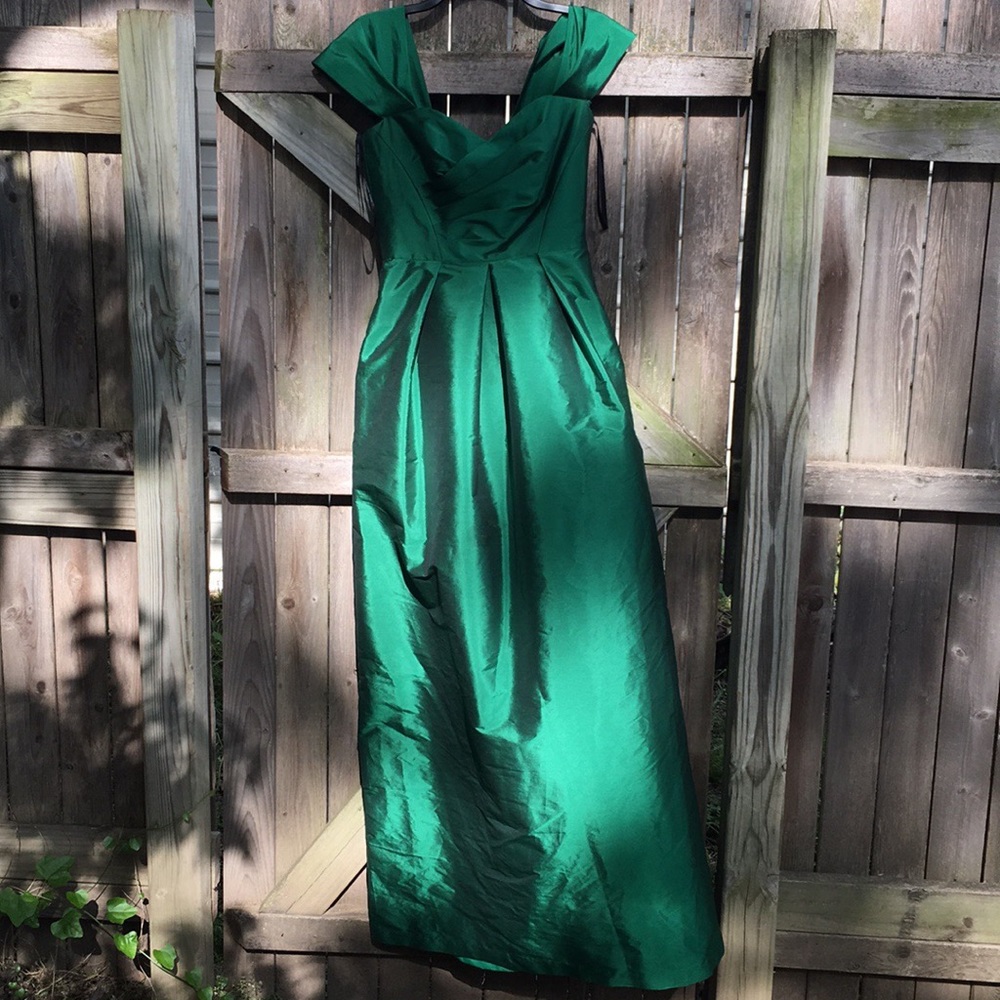 Alfred Sung | emerald maxi dress